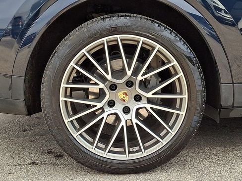 Certified 2023 Porsche Cayenne S Platinum AWD/4WD image 13