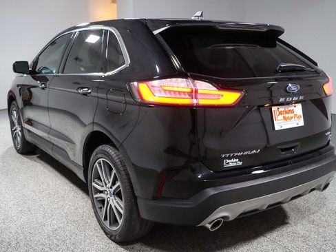 Used 2021 Ford Edge Titanium image 9