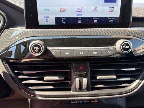 Used 2025 Ford Escape ST-Line image 30