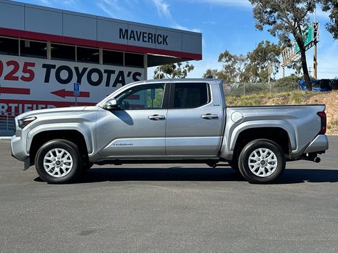 Used 2025 Toyota Tacoma SR5 image 2
