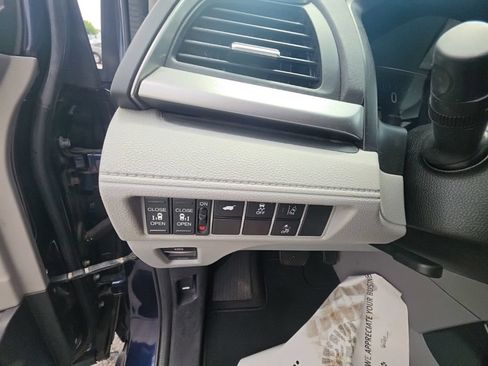 Used 2018 Honda Odyssey EX-L image 18