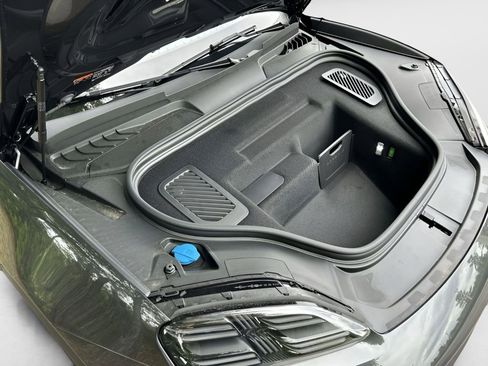 Certified 2025 Porsche Macan Electric image 20