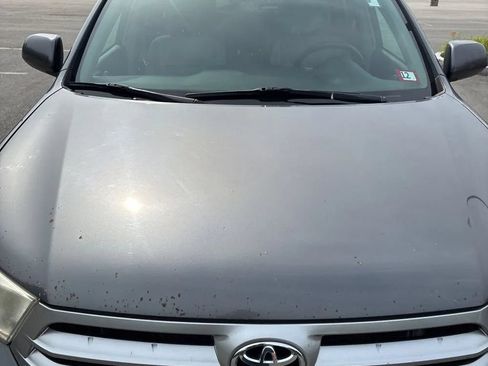 Used 2011 Toyota Highlander SE w/ Tow Pkg AWD/4WD image 11