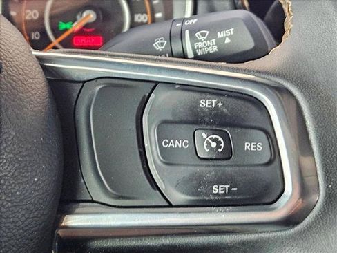Used 2023 Jeep Gladiator Overland AWD/4WD image 21