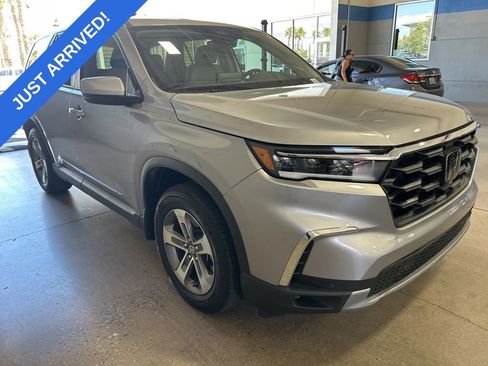 Used 2023 Honda Pilot EX-L image 2