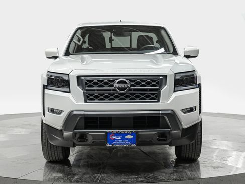 Used 2024 Nissan Frontier SL w/ Technology Package AWD/4WD image 10