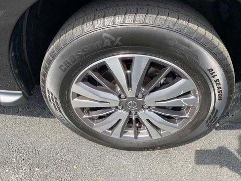 Used 2019 Nissan Pathfinder SL AWD/4WD image 45