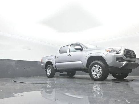 Used 2023 Toyota Tacoma SR AWD/4WD image 38