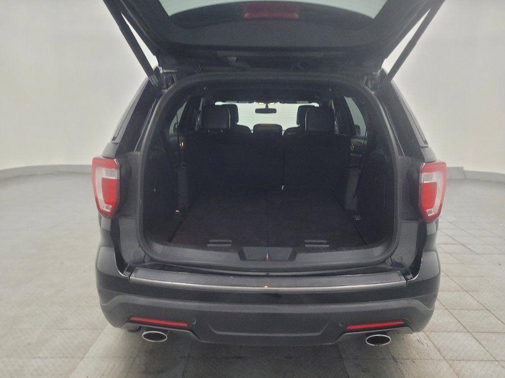Used 2018 Ford Explorer XLT w/ Equipment Group 202A FWD image 29