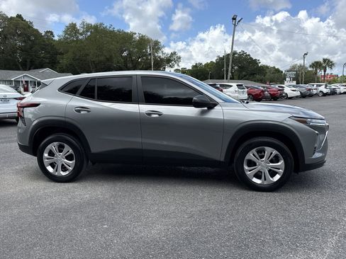 Used 2024 Chevrolet Trax LS w/ Driver Confidence Package FWD image 6