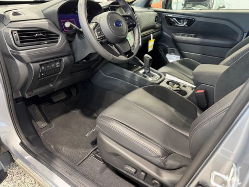 Used 2025 Subaru Forester Limited AWD/4WD image 11
