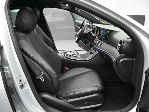 Used 2019 Mercedes-Benz E 300 4MATIC image 18