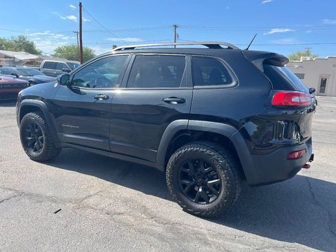 Used 2014 Jeep Cherokee Trailhawk w/ Comfort/Convenience Group AWD/4WD image 8