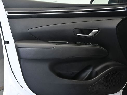 Used 2024 Hyundai Tucson SE image 22