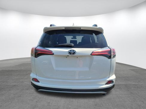 Used 2018 Toyota RAV4 XLE FWD image 24