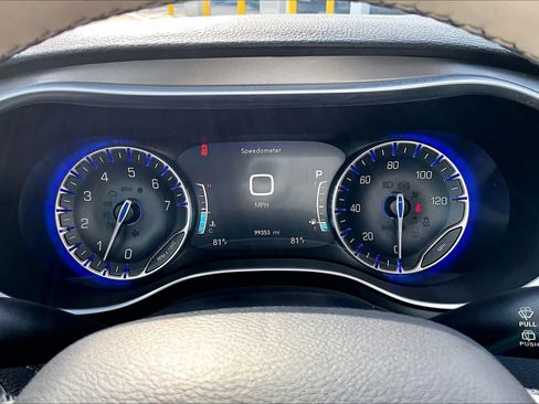 Used 2019 Chrysler Pacifica Limited FWD image 25