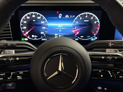 New 2026 Mercedes-Benz GLS 580 4MATIC image 18