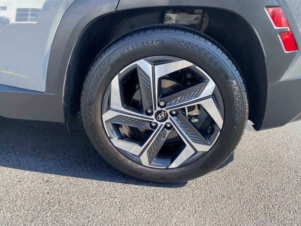 Certified 2024 Hyundai Tucson SEL w/ Convenience Package FWD image 9