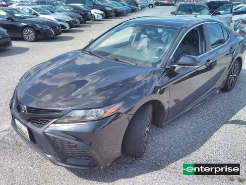 Used 2024 Toyota Camry SE FWD image 2