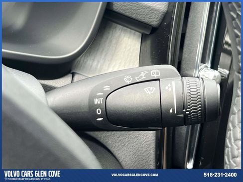 Certified 2025 Volvo XC40 B5 Ultra w/ Protection Package Premier image 25