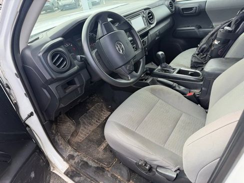 Used 2016 Toyota Tacoma SR w/ SR Convenience Package image 3