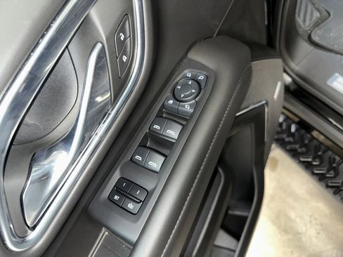 Certified 2024 Chevrolet Tahoe Z71 w/ Luxury Package image 9