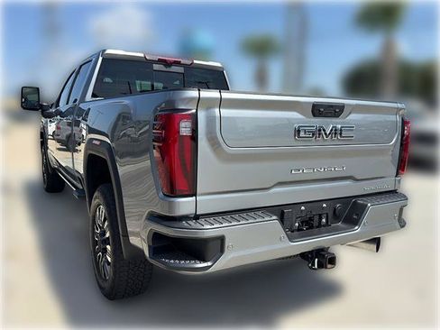 Used 2025 GMC Sierra 2500 Denali Ultimate w/ Max Trailering Package AWD/4WD image 5