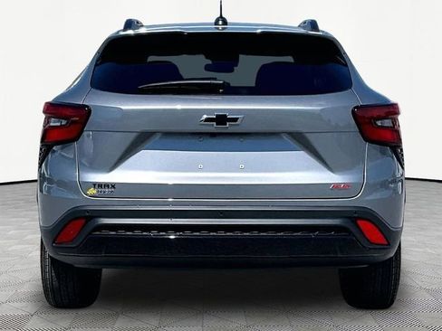 New 2026 Chevrolet Trax RS w/ Sunroof Package FWD image 5