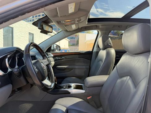 Used 2011 Cadillac SRX Luxury FWD image 12