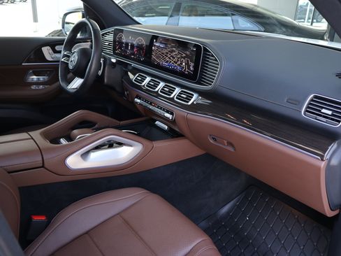 Certified 2024 Mercedes-Benz GLS 450 4MATIC image 32