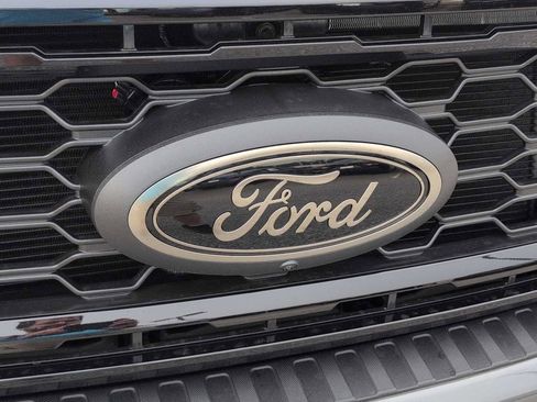 New 2026 Ford F250 Lariat w/ Black Appearance Package AWD/4WD image 17