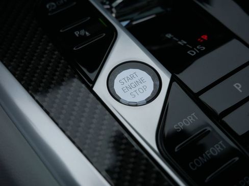 Used 2025 BMW X6 M60i w/ Executive Package image 26