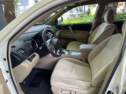 Used 2012 Toyota Highlander 4WD w/ Tech Pkg image 15