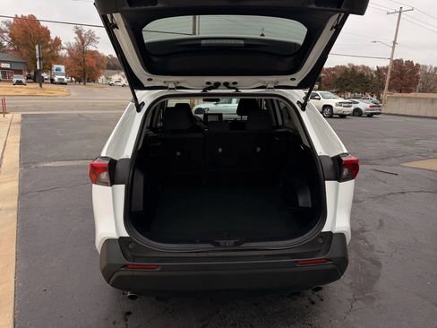 Used 2022 Toyota RAV4 LE w/ Carpet Mat Package (TMS) image 5