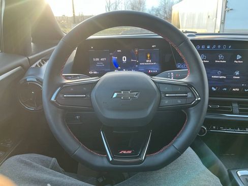 New 2025 Chevrolet Equinox EV RS image 13