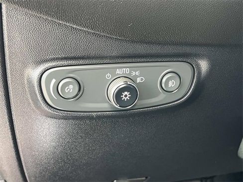 Used 2019 Chevrolet Equinox Premier image 31