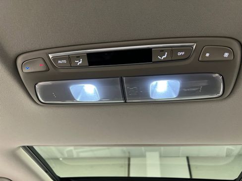 Used 2025 Kia Telluride S image 27