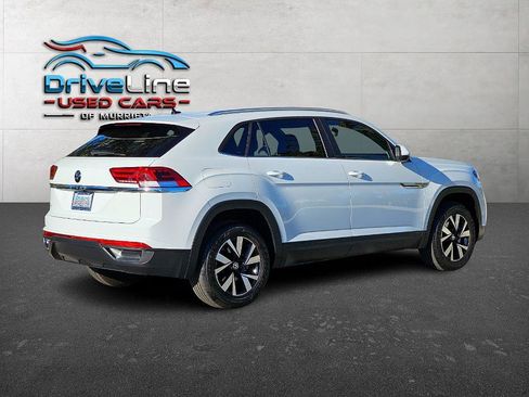 Used 2023 Volkswagen Atlas Cross Sport SE image 2