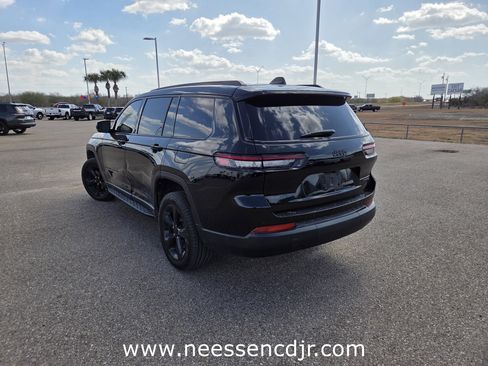 Used 2024 Jeep Grand Cherokee L Limited w/ Black Appearance Package image 5