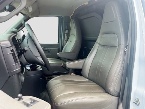 Used 2025 Chevrolet Express 2500 Extended w/ Safety Package RWD image 18
