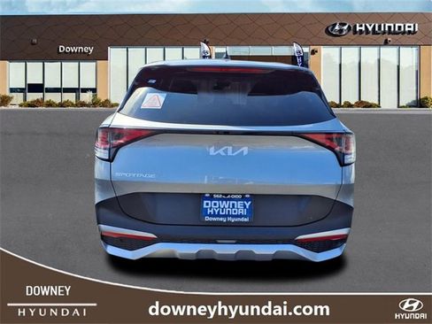 Used 2024 Kia Sportage LX image 5