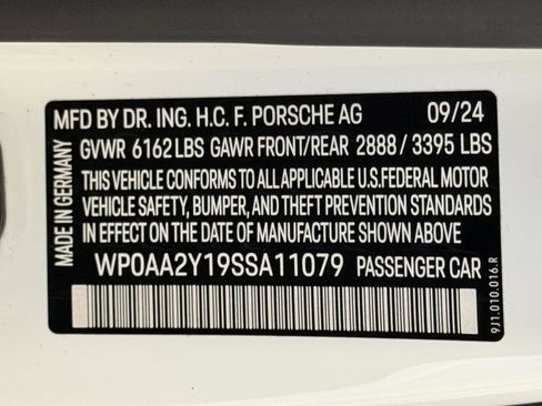 Used 2025 Porsche Taycan image 26