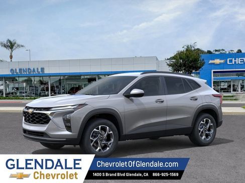 New 2026 Chevrolet Trax LT FWD image 2