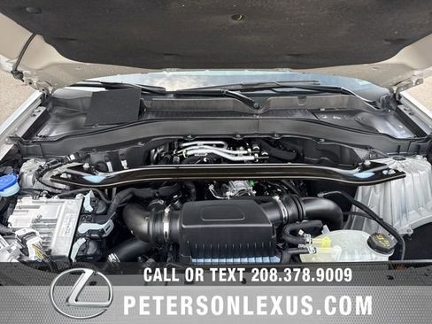 Used 2025 Ford Explorer Platinum w/ Ultimate Package image 9