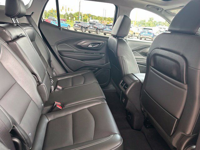 Used 2024 GMC Terrain SLT AWD/4WD image 23