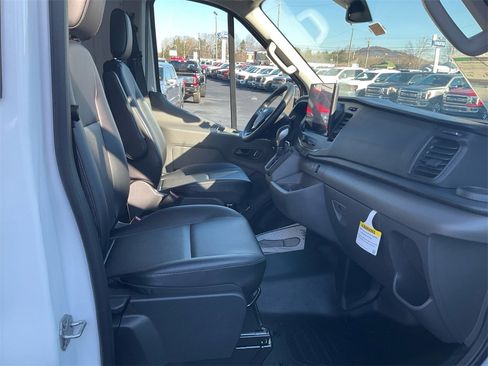 New 2026 Ford Transit 250 148 Medium Roof image 12
