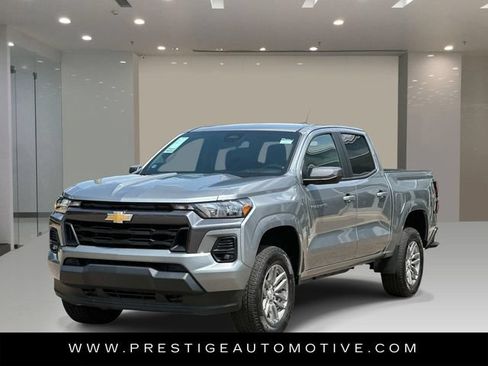 Used 2024 Chevrolet Colorado LT w/ LT Convenience Package II AWD/4WD image 1