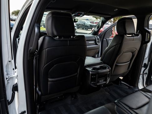 Used 2023 RAM 1500 Laramie AWD/4WD image 32