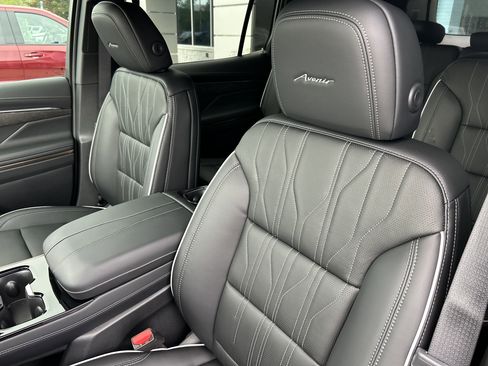 New 2025 Buick Enclave Avenir w/ Super Cruise Package image 22