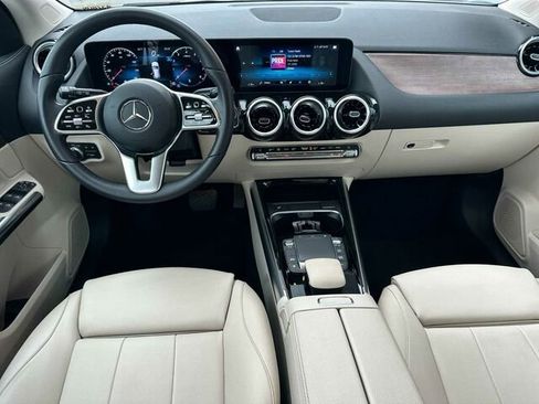 Certified 2022 Mercedes-Benz GLA 250 4MATIC image 17